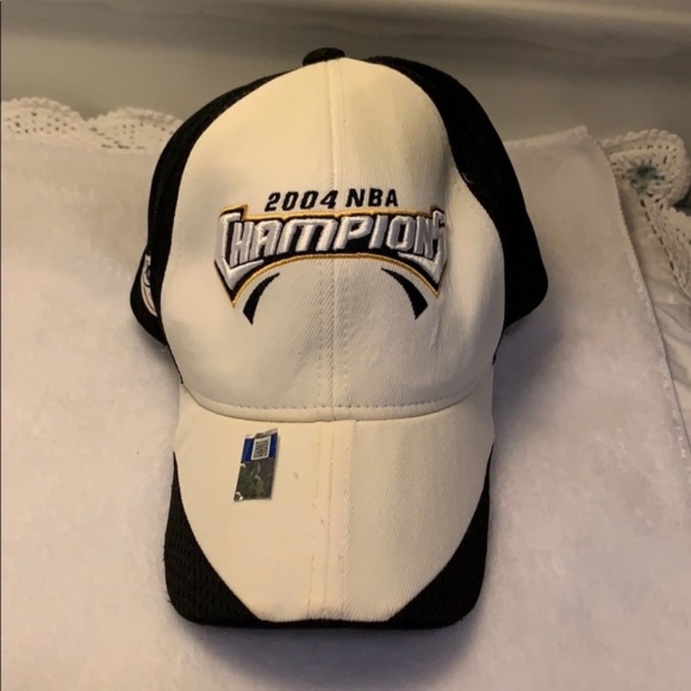 2004 NBA Champions cap Pre Owned